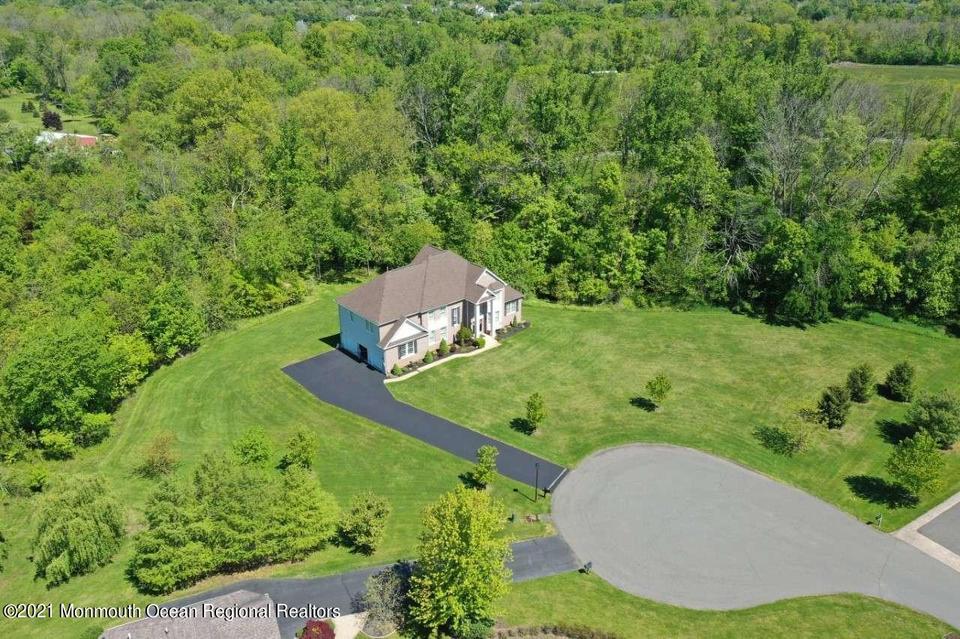  8 Cooper Ct, Cream Ridge, NJ 08514 photo 2