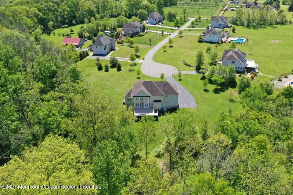  8 Cooper Ct, Cream Ridge, NJ 08514 photo 3