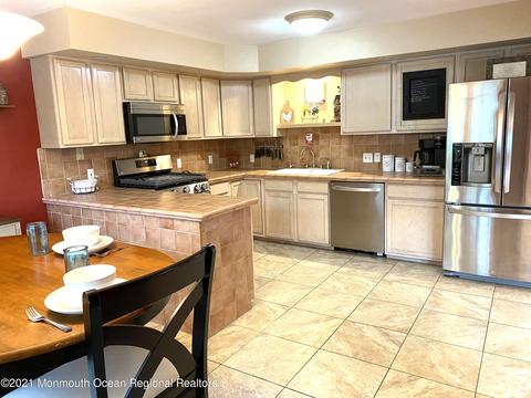 15 E 4th St, Howell, NJ 07731 photo 2