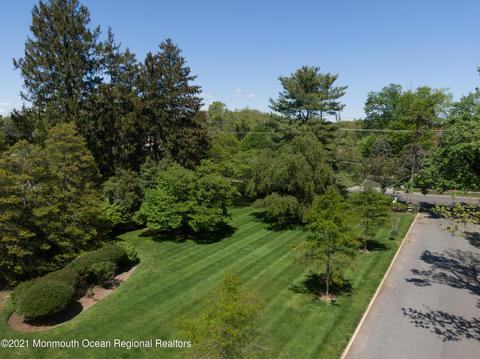 2 Clover Ln, Rumson, NJ 07760 photo 1
