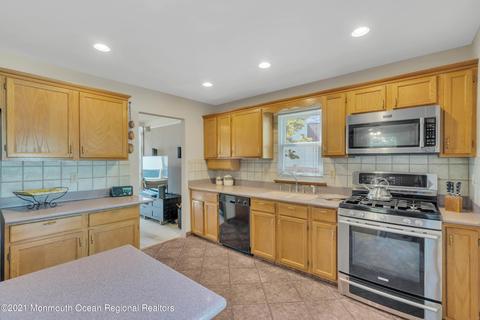31 Red Maple Dr, Brick, NJ 08724 photo 25