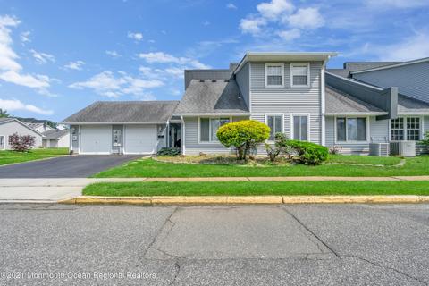 33 Sutton Dr, Brick, NJ 08724 photo 4