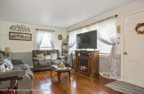 9 Pine Rd, Howell, NJ 07731 photo 5