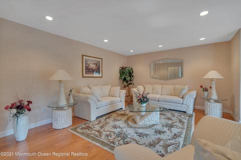 311 Mackenzie Dr, Jackson, NJ 08527 photo 4
