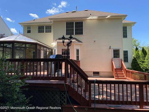 3 Hampton Ct, Matawan, NJ 07747 photo 2
