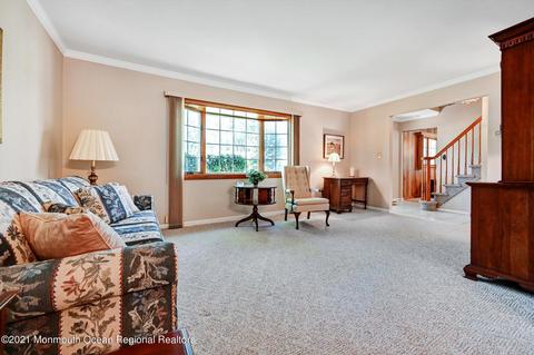 34 Danemar Dr, Matawan, NJ 07747 photo 4