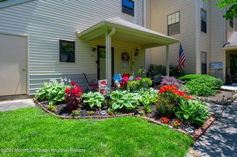 202 Daffodil Dr, Jackson, NJ 08527 photo 1