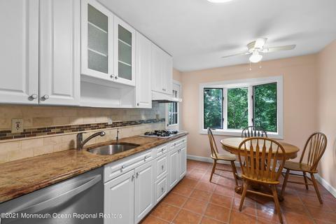 6 Eric Ct, Parlin, NJ 08859 photo 4