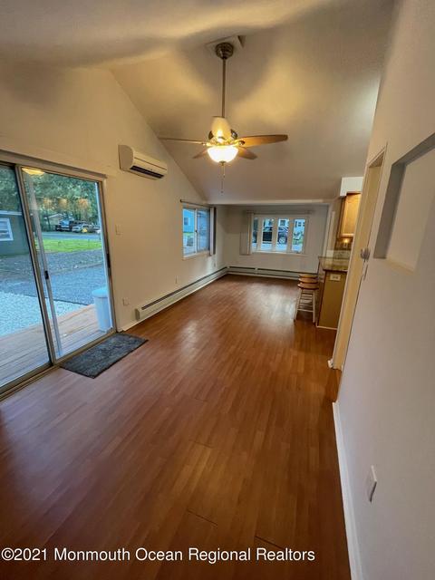 29 Willow St, Waretown, NJ 08758 photo 4