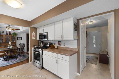 808 Constitution Dr, Brick, NJ 08724 photo 11