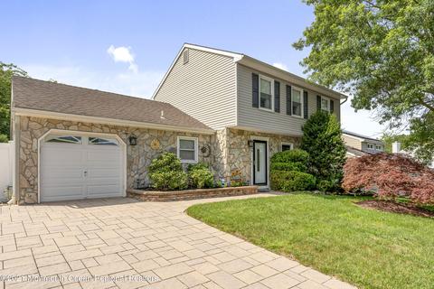 808 Constitution Dr, Brick, NJ 08724 photo 2