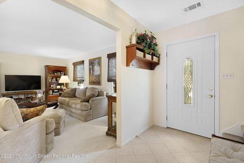 808 Constitution Dr, Brick, NJ 08724 photo 3