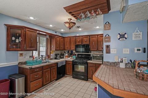 305 5th St, Waretown, NJ 08758 photo 7