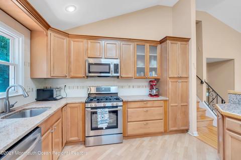 7 Hillside Ter, Ocean, NJ 07712 photo 9