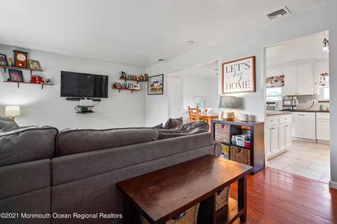 6 Rhode Island Dr, Jackson, NJ 08527 photo 4