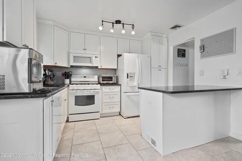 6 Rhode Island Dr, Jackson, NJ 08527 photo 9