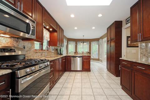 8 Conaskonk Dr, Ocean, NJ 07712 photo 6