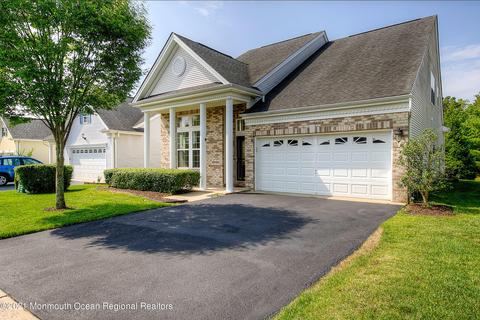 128 Marlow Dr, Jackson, NJ 08527 photo 4
