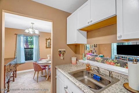 201 Daffodil Dr, Jackson, NJ 08527 photo 9