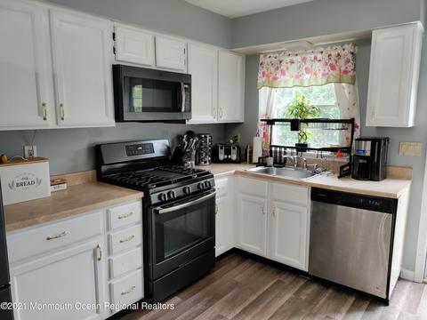 28 Lighthouse Dr, Waretown, NJ 08758 photo 7