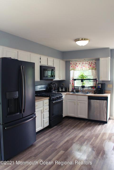 28 Lighthouse Dr, Waretown, NJ 08758 photo 8