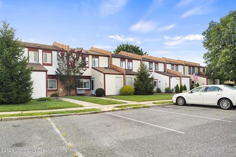 405 Central Blvd E, Brick, NJ 08724 photo 2