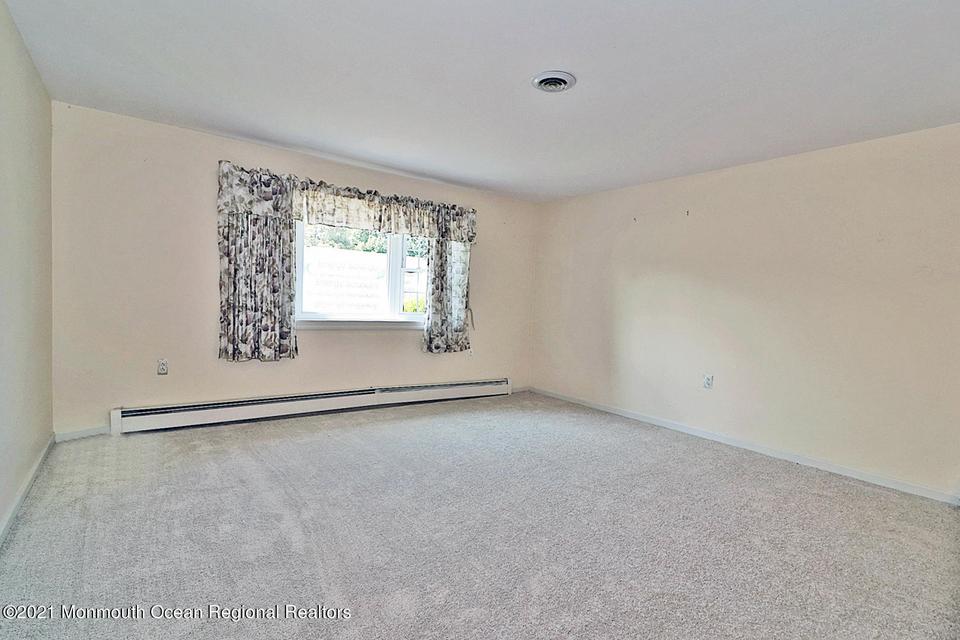  28 Vail St, Toms River, NJ 08757 photo 10