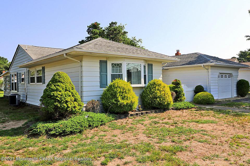  28 Vail St, Toms River, NJ 08757 photo 2