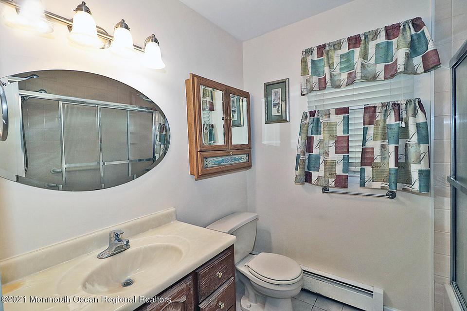  28 Vail St, Toms River, NJ 08757 photo 35