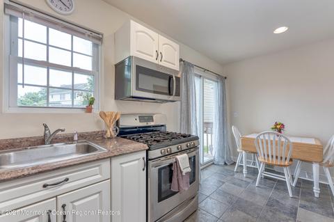 302 Lenape Trl, Brielle, NJ 08730 photo 5