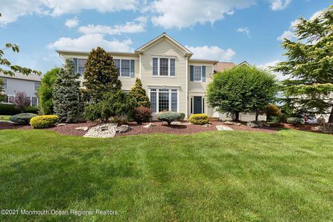 9 Crape Myrtle Dr, Holmdel, NJ 07733 photo 2