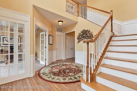 9 Crape Myrtle Dr, Holmdel, NJ 07733 photo 4