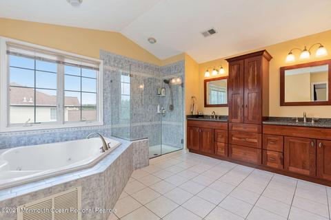 9 Crape Myrtle Dr, Holmdel, NJ 07733 photo 23
