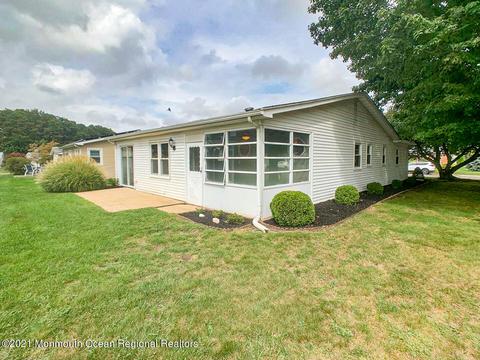 1 Bow Dr, Brick, NJ 08723 photo 2