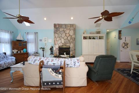 84 Baltic Ave, Waretown, NJ 08758 photo 13