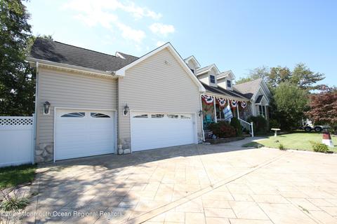 84 Baltic Ave, Waretown, NJ 08758 photo 2