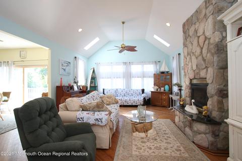 84 Baltic Ave, Waretown, NJ 08758 photo 11