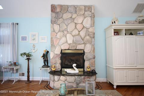 84 Baltic Ave, Waretown, NJ 08758 photo 17