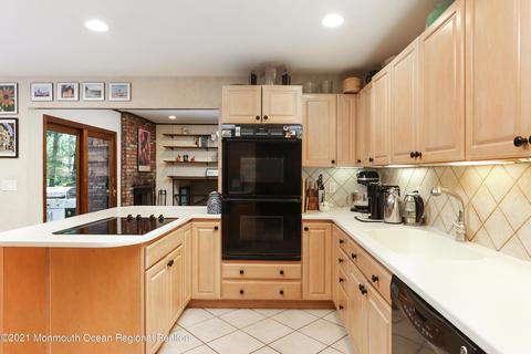 8 Deer Path, Holmdel, NJ 07733 photo 26