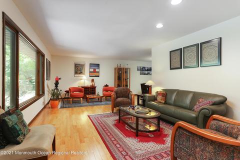 8 Deer Path, Holmdel, NJ 07733 photo 17