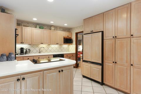 8 Deer Path, Holmdel, NJ 07733 photo 24