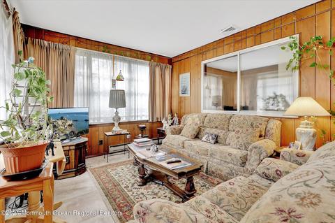 333 E Cape May Ave, Ocean Gate, NJ 08740 photo 3