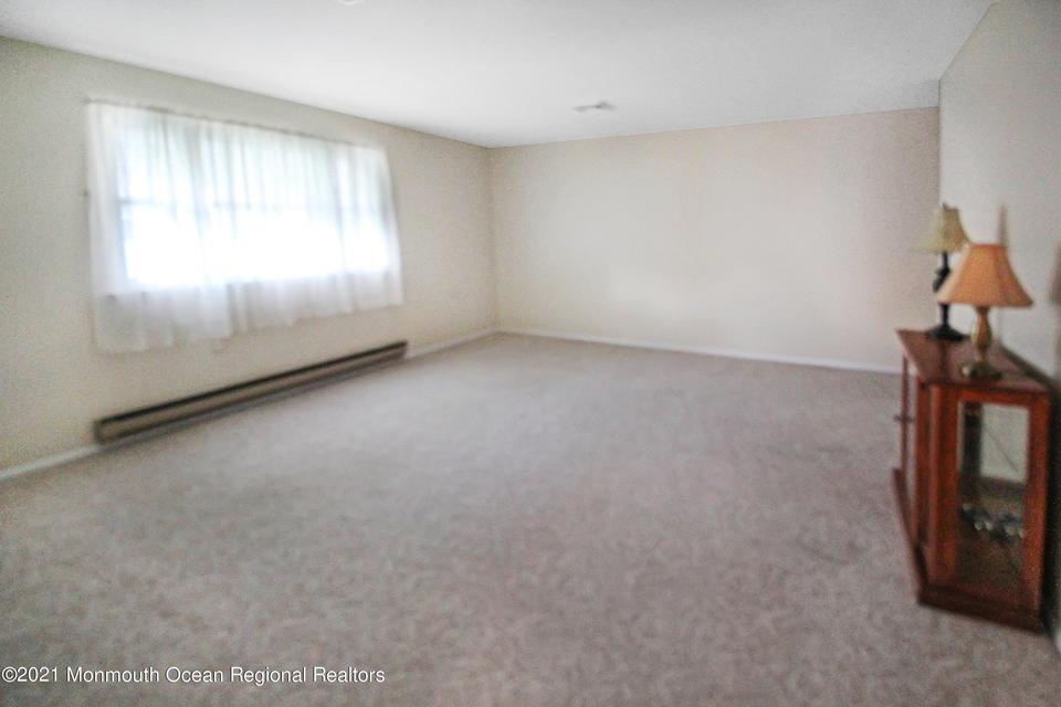  27 Independence Pkwy # A, Whiting, NJ 08759 photo 4