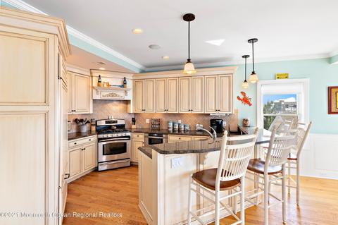 103 E 26th St, Ship Bottom, NJ 08008 photo 10