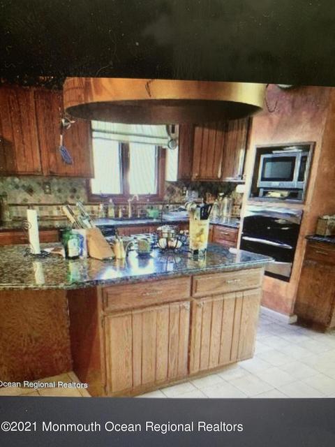 3 Ware Pl, Middletown, NJ 07748 photo 3