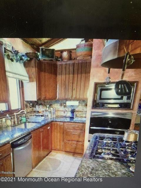 3 Ware Pl, Middletown, NJ 07748 photo 5