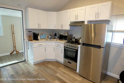 41 Maple St, Waretown, NJ 08758 photo 3