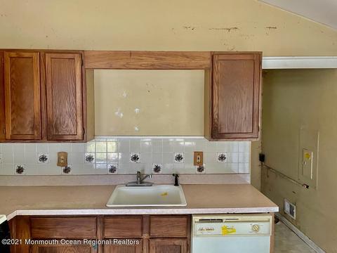 49 Chestnut St, Waretown, NJ 08758 photo 4