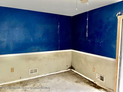 49 Chestnut St, Waretown, NJ 08758 photo 12