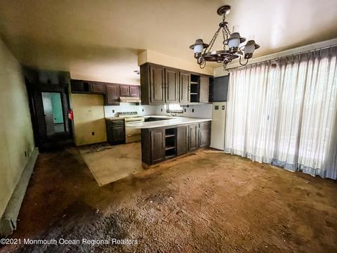 64 Cottrell Rd, Matawan, NJ 07747 photo 4